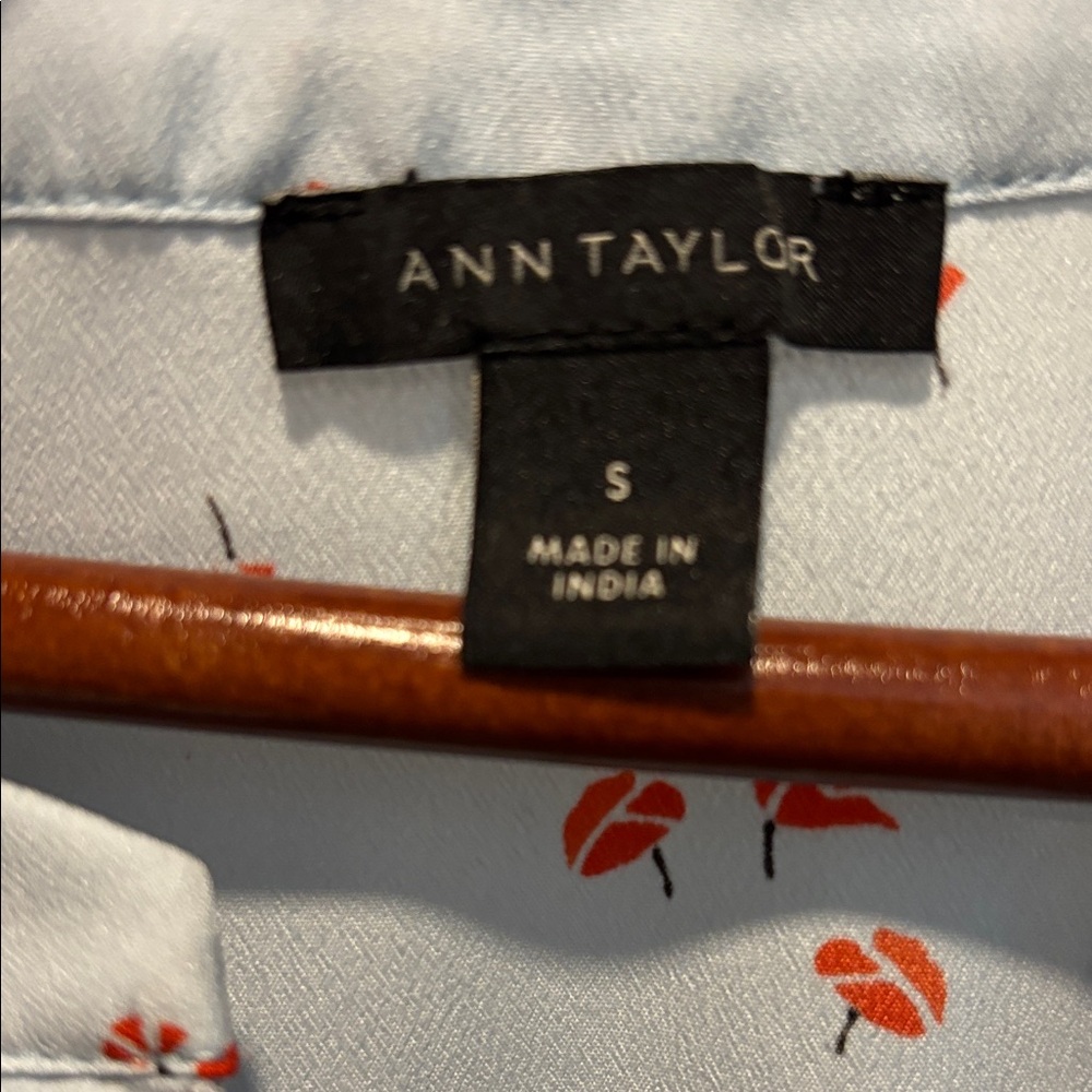 Ann Taylor Light Blue Floral Button-Up Blouse - Picture 3 of 4